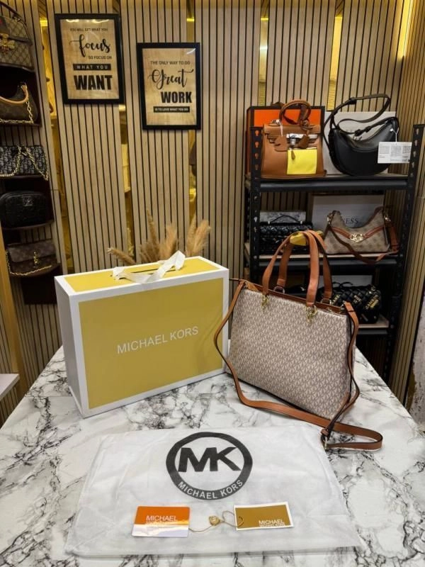 MICHAEL KORRS PRORSUM HANDBAG WITH DUST BAG AND MAGNETIC BOX PREMIUM QUALITY (BIEGE BROWN) 3