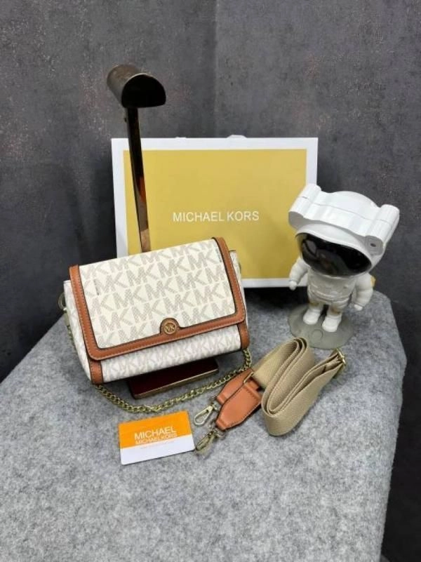 Michael Korrs Freya Shoulder Bag With Magnetic Box And Dust Bag (Beige-23013) Hand bags