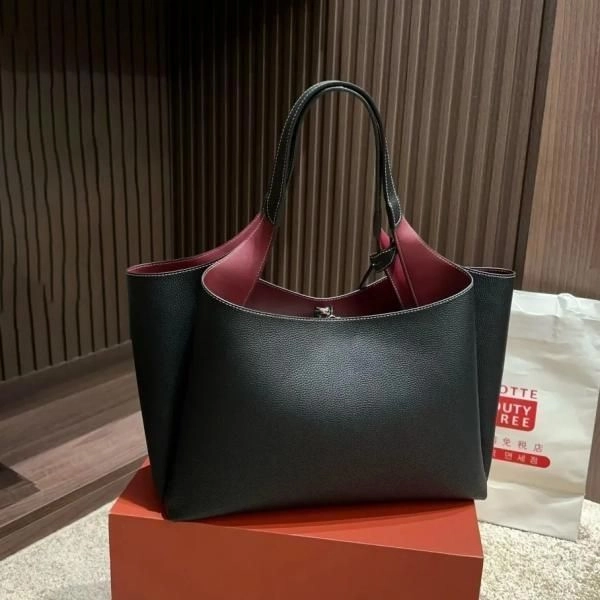 Todds T Timeless Premium Quality Leather Shopping Bag With OG Magnetic Box With Dust Bag (Black - 1129) 1