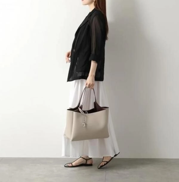 Tods T Timeless 2026 Premium Quality Leather Shopping Bag With OG Magnetic Box With Dust Bag (White - 1130) 4
