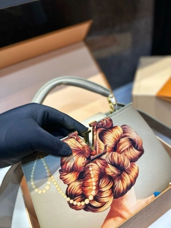 Louiis Vuitton LV Capucines M23841 Artycapucines Premium Quality Leather Bag With OG Magnetic Box & Dust Bag & Extra Shoulder Strap (White - 713) 2