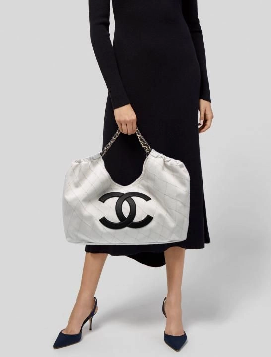 Chanell Coco Beach white Black Diamond-Quilted tote Bag With Orignal Box 1