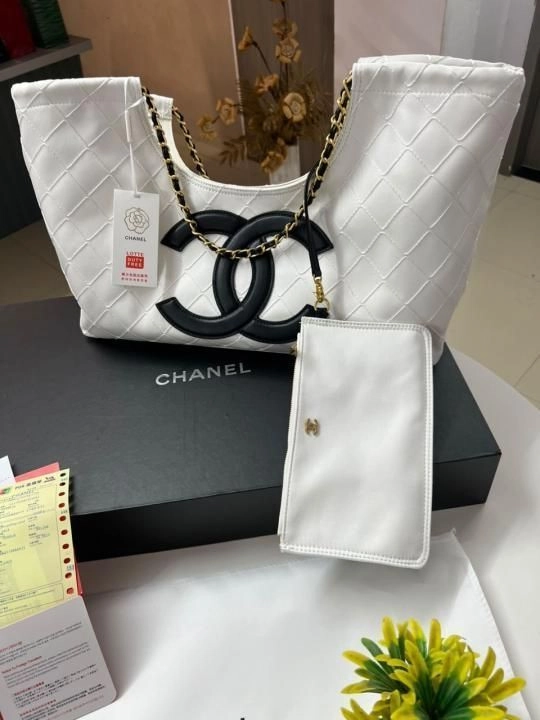 Chanell Coco Beach white Black Diamond-Quilted tote Bag With Orignal Box 2