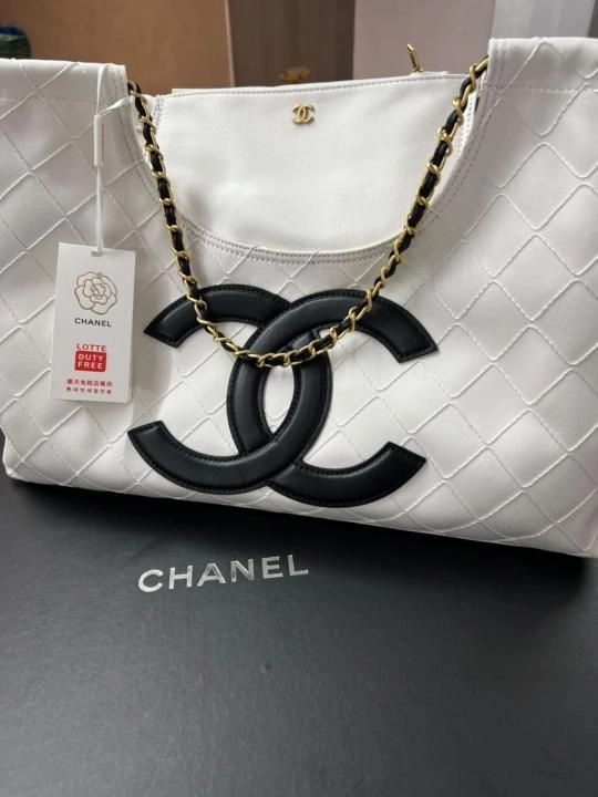 Chanell Coco Beach white Black Diamond-Quilted tote Bag With Orignal Box 4