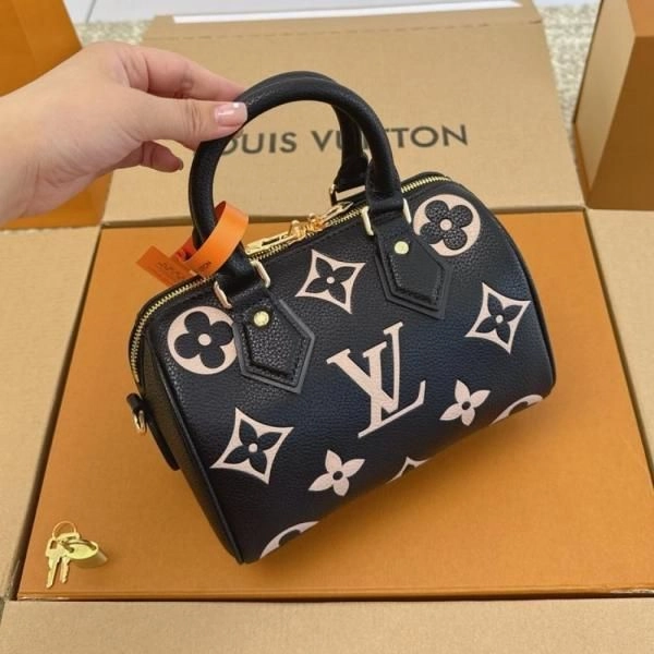 Louis_Vuitton_Speedy_Black-White_Highend_With_OriginalPacking