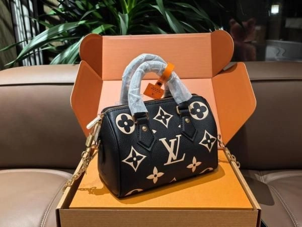 Louis_Vuitton_Speedy_Black-White_Highend_With_OriginalPacking 4