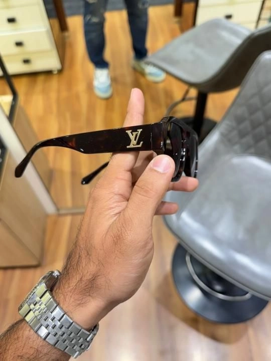 Loui vuitton 6007 black brown 3