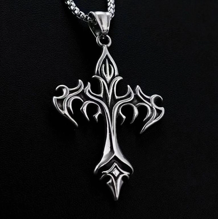 THORN CROSS CHAIN 1