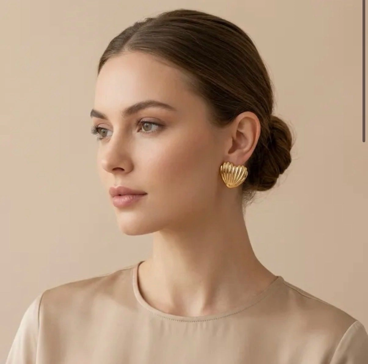 Heart Shell Stud Earrings