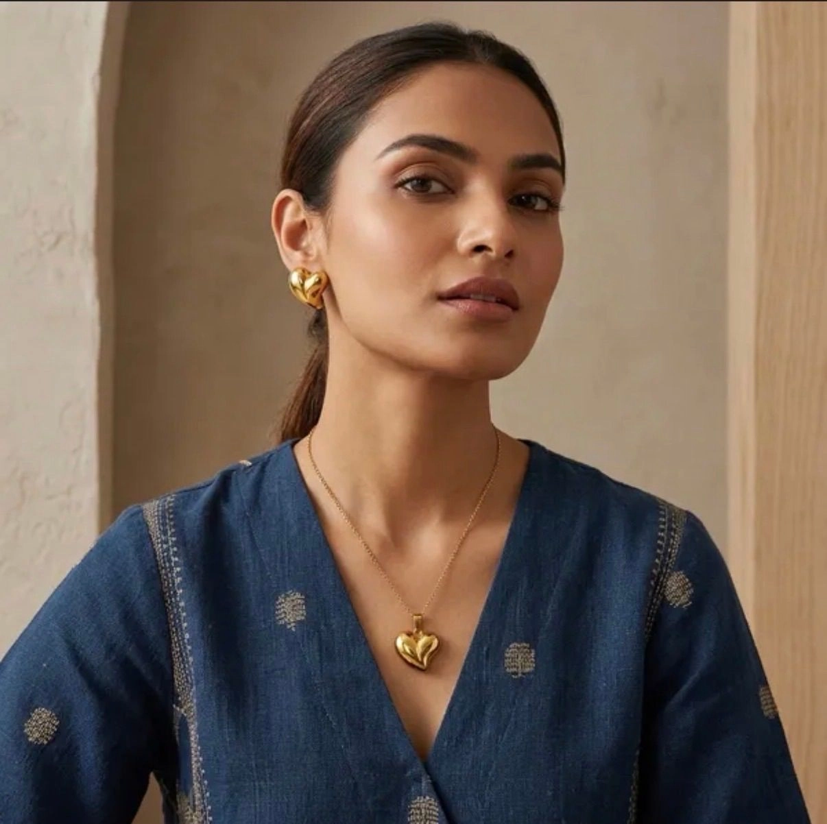 Golden Heart Stud Earrings & Necklace Set 1