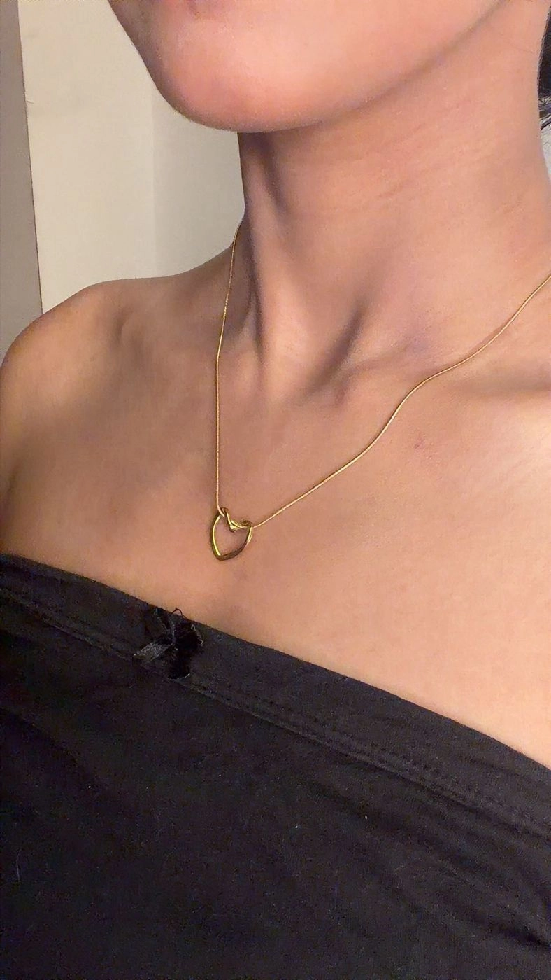 Heart Outline Pendant Necklace 2