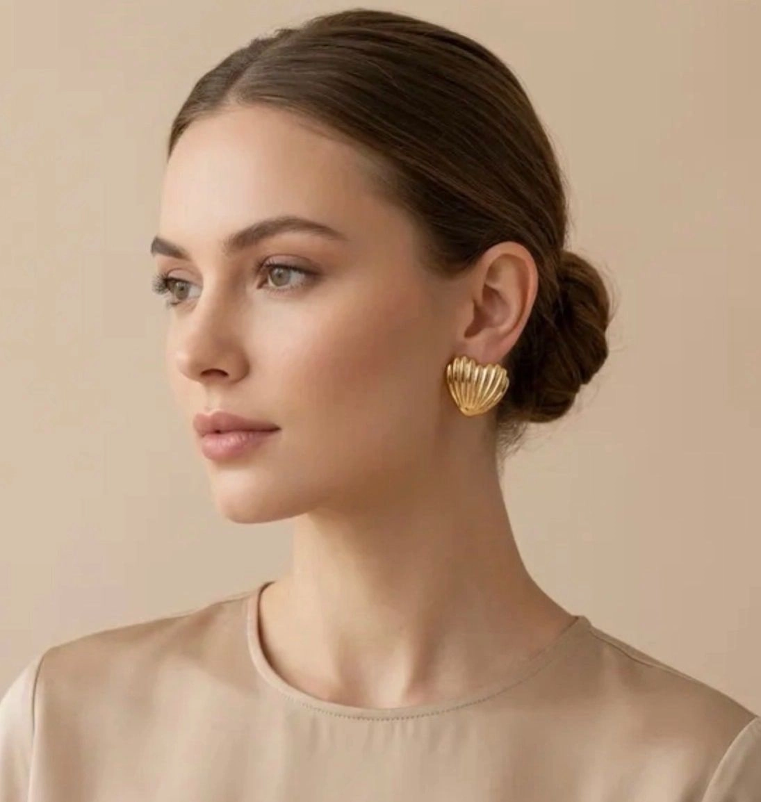 Heart Shell Stud Earrings