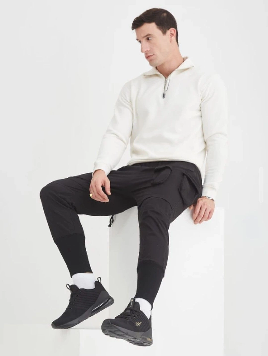 CAMPUS LUXURIOUS BALCK 2
