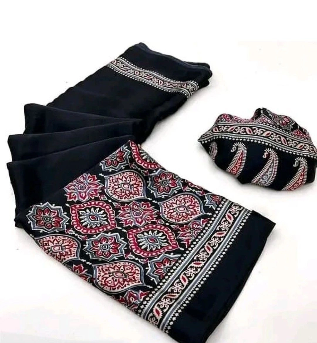Black saree 1