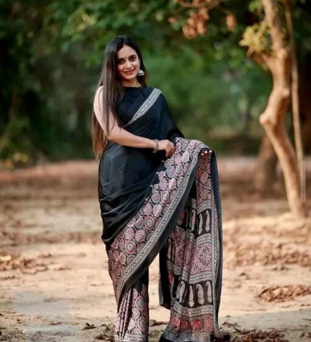 Black saree 3