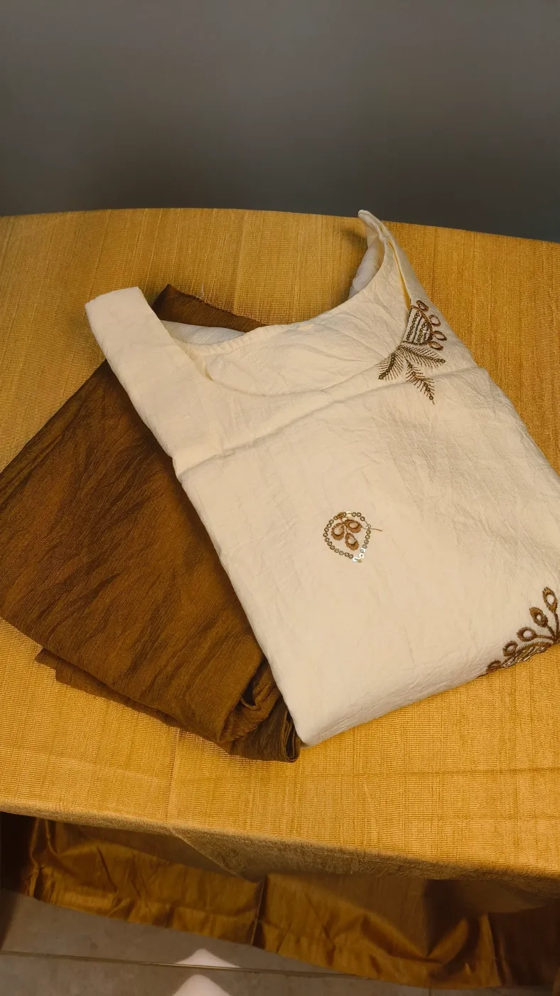 Crushed fabric with embroidery - Olive Brown 2