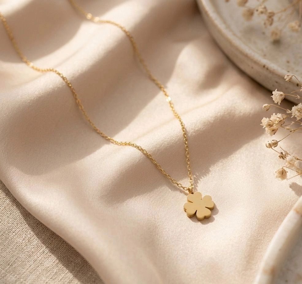 Anti Tarnish Four-leaf clover earring and necklace set -gold 2