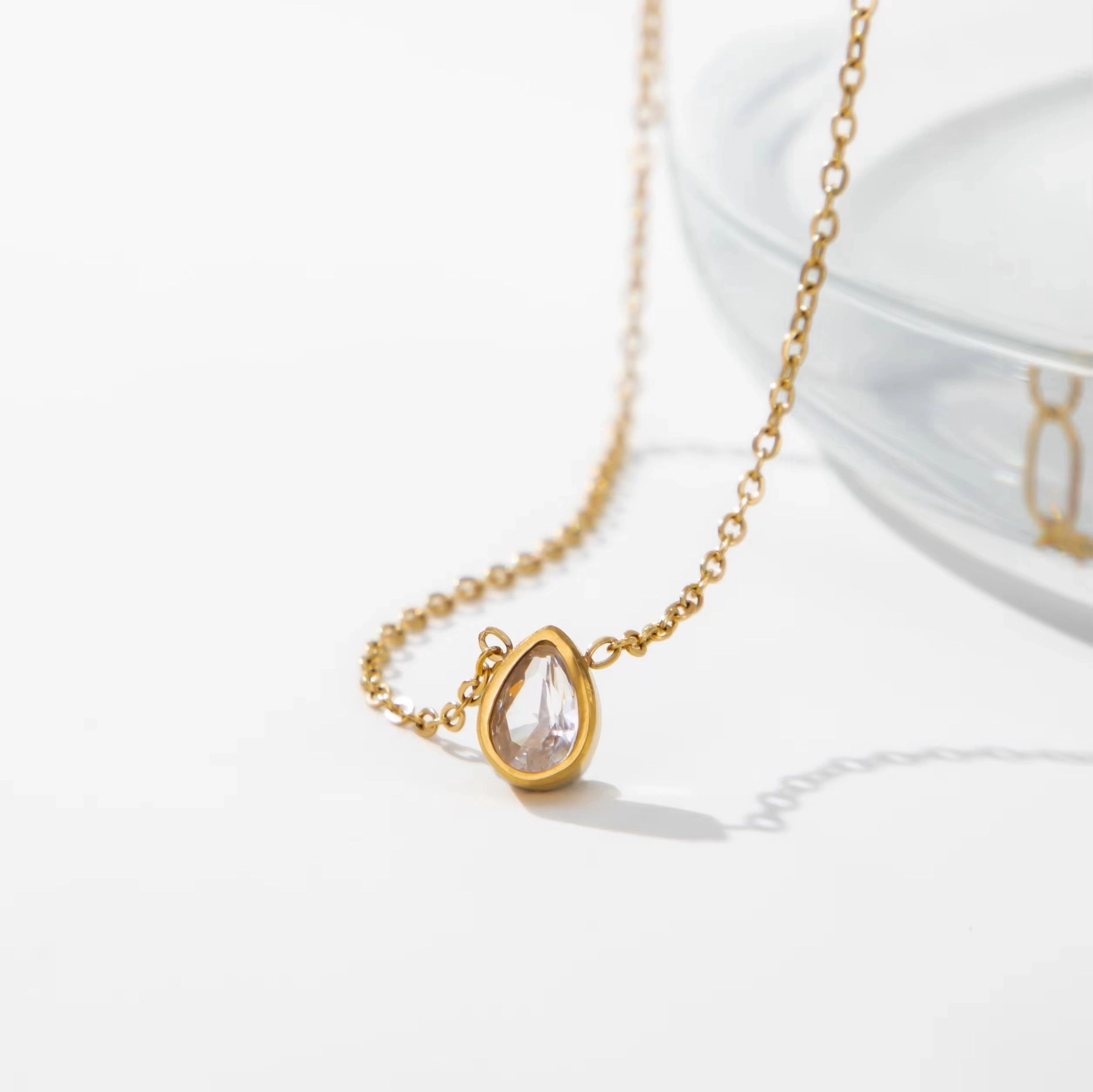 Anti Tarnish Diamond drop necklace -gold 3
