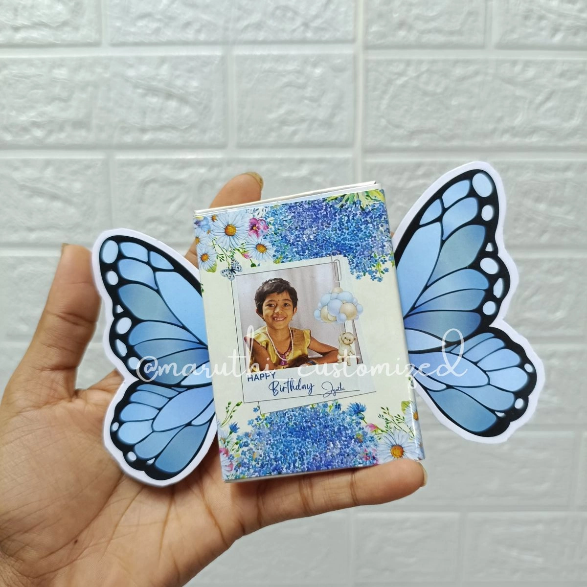 Customised butterfly theme crayons