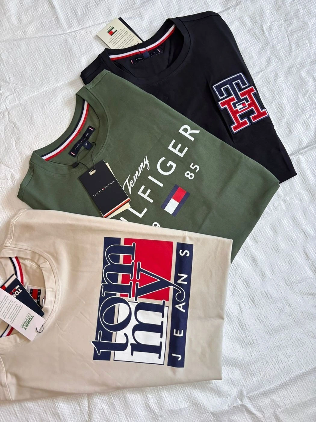 TOMMY HILFIGER TSHIRT FINT-699557 WITH BRAND BILL 1