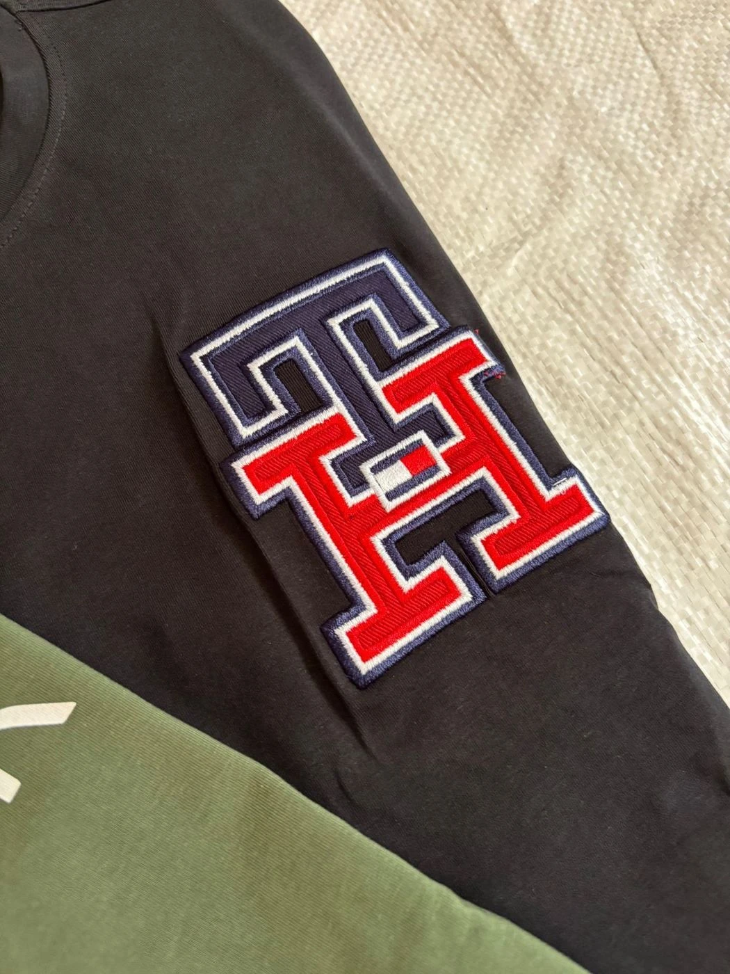 TOMMY HILFIGER TSHIRT FINT-699557 WITH BRAND BILL 6