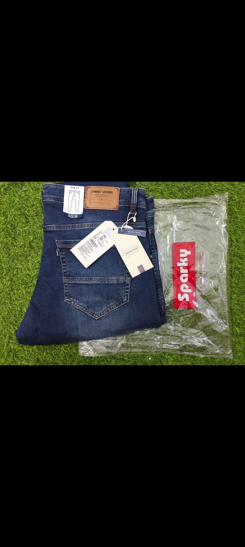 SPARKY STRIGHT FIT JEANS
WITH BRAND BILL 4
