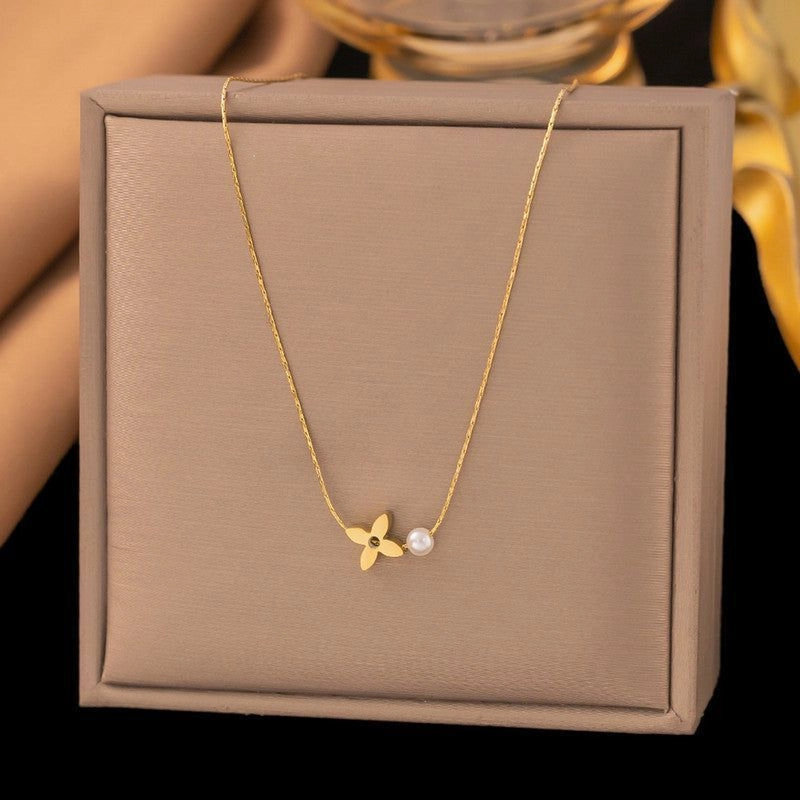 Flower and pearl pentant 1