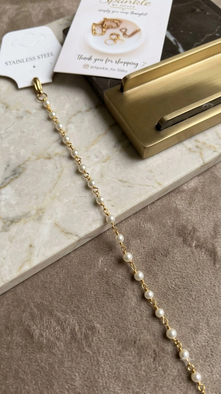 Single layer pearl bracelet