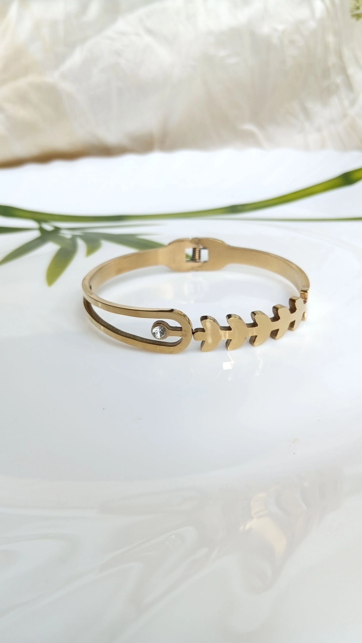 Leaf bangle 1