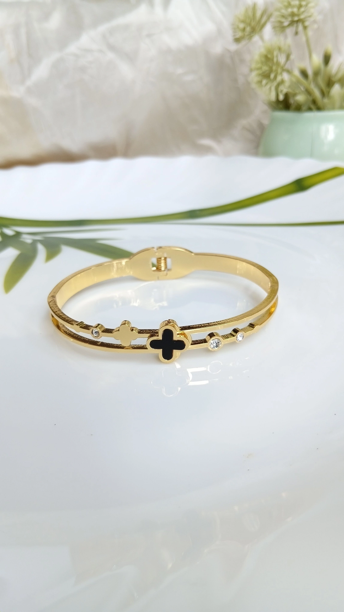 Plus bangle 1