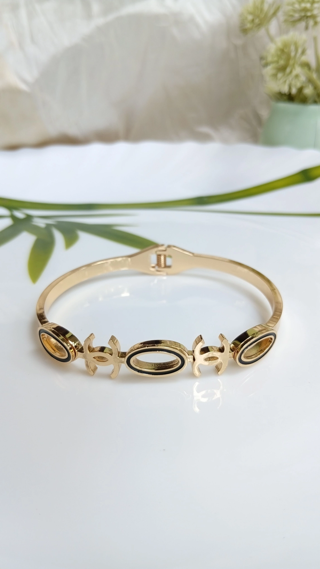 Oval bangle 1