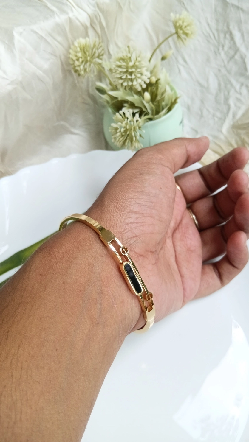 Black rectangular bangle 2