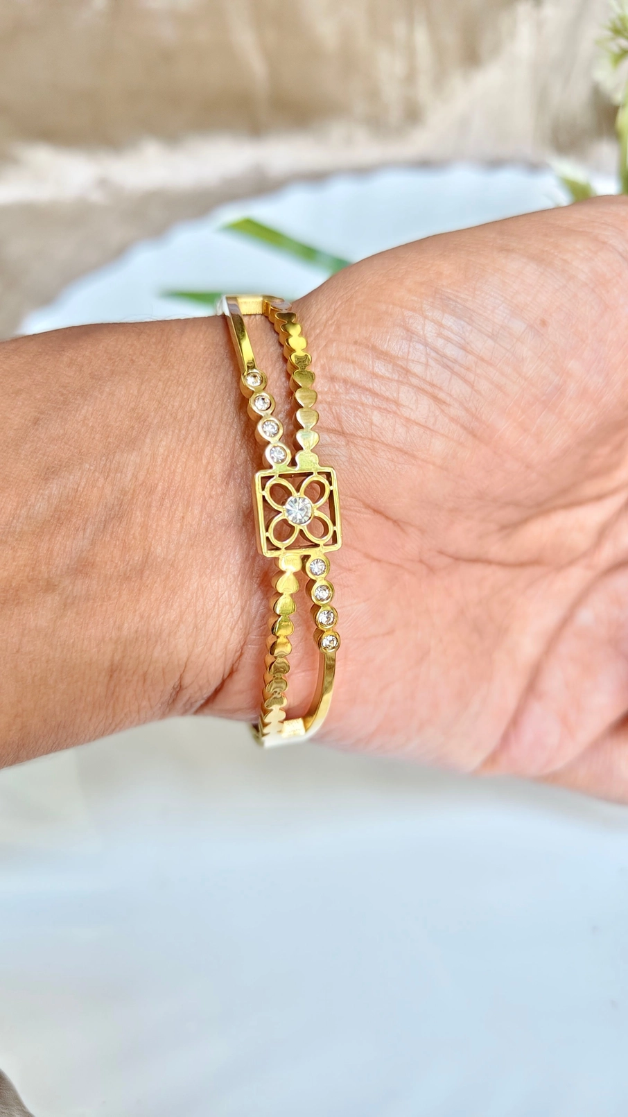Open square with 4 petals bangles 2