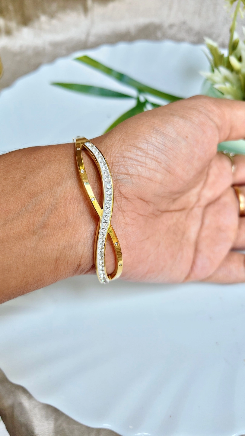 Infinity twisted bangle 2