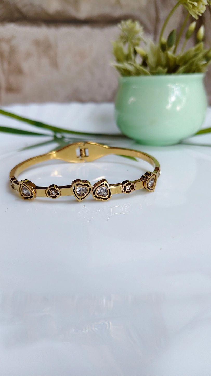Heart and stone bangle 1