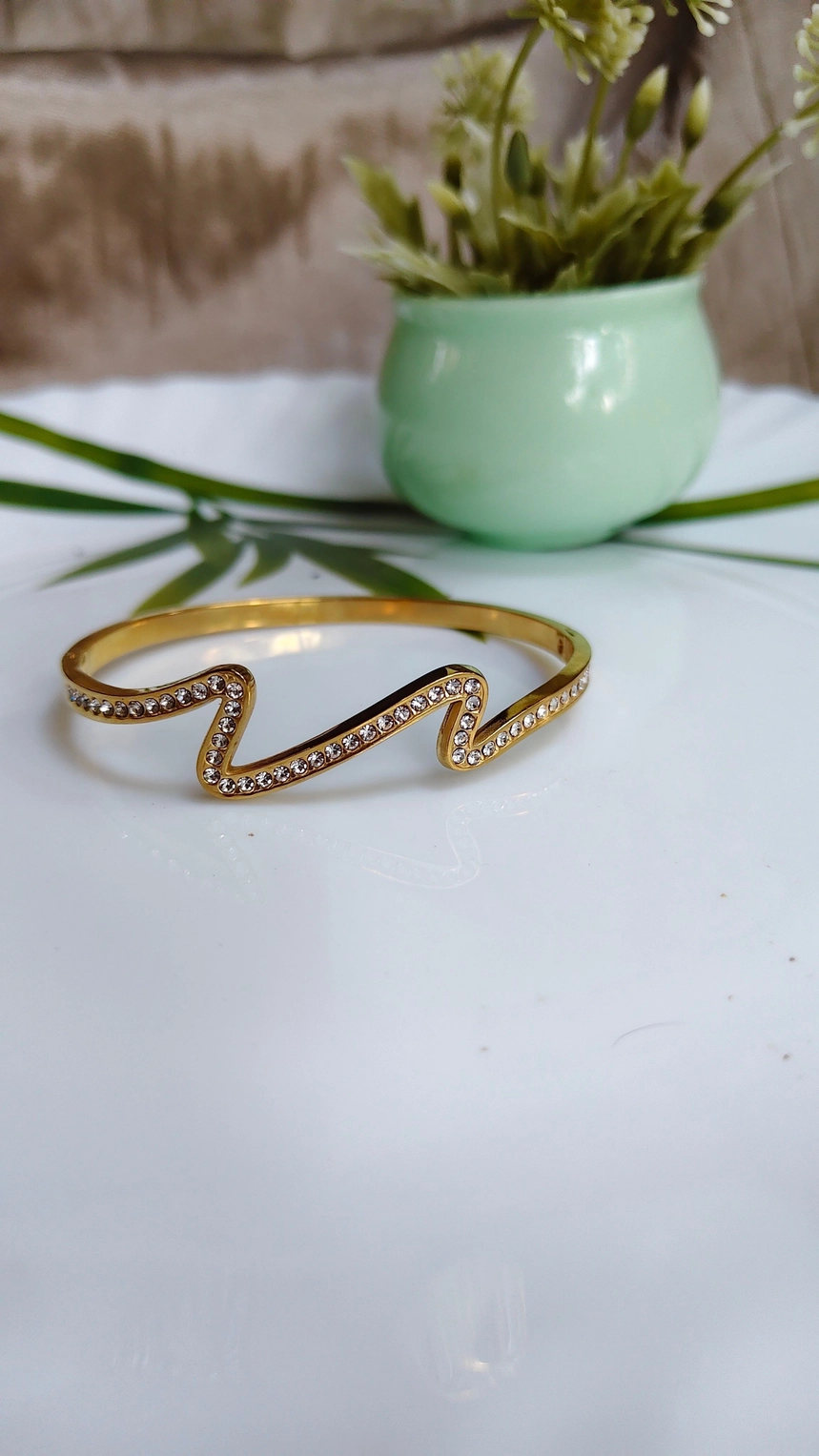 Zig zag bangle 1