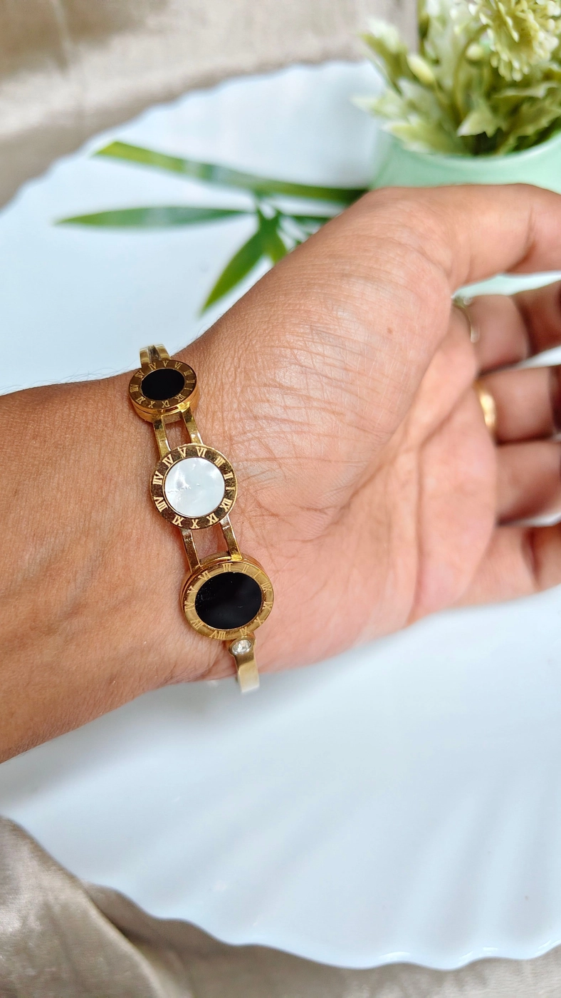 Roman bangle 2