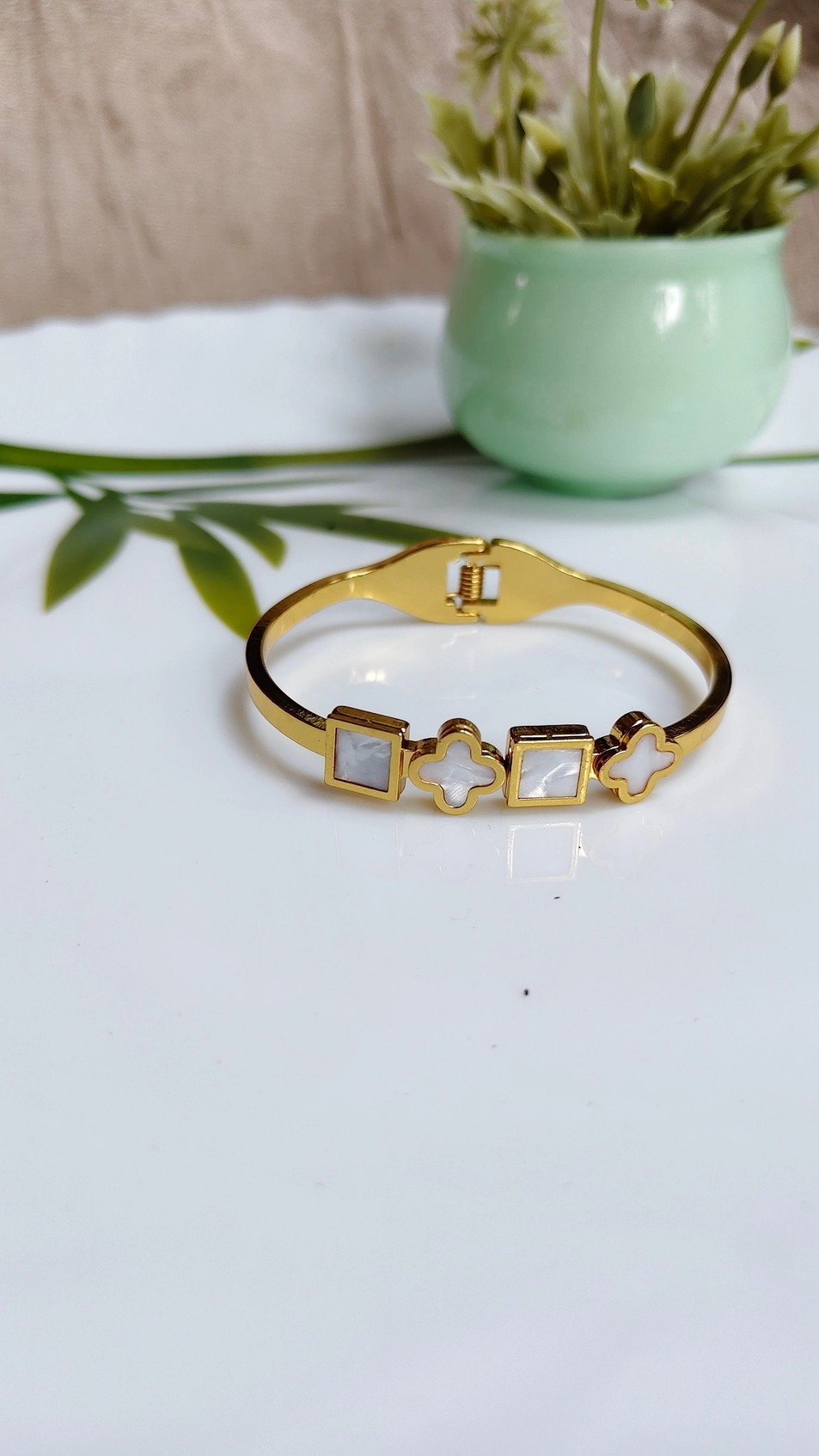 White Claver baby bangle 1