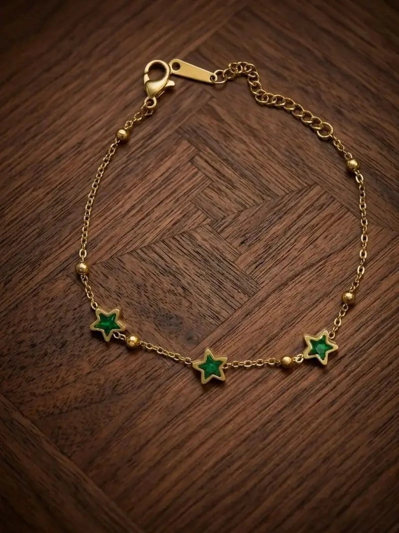 Green star bracelet