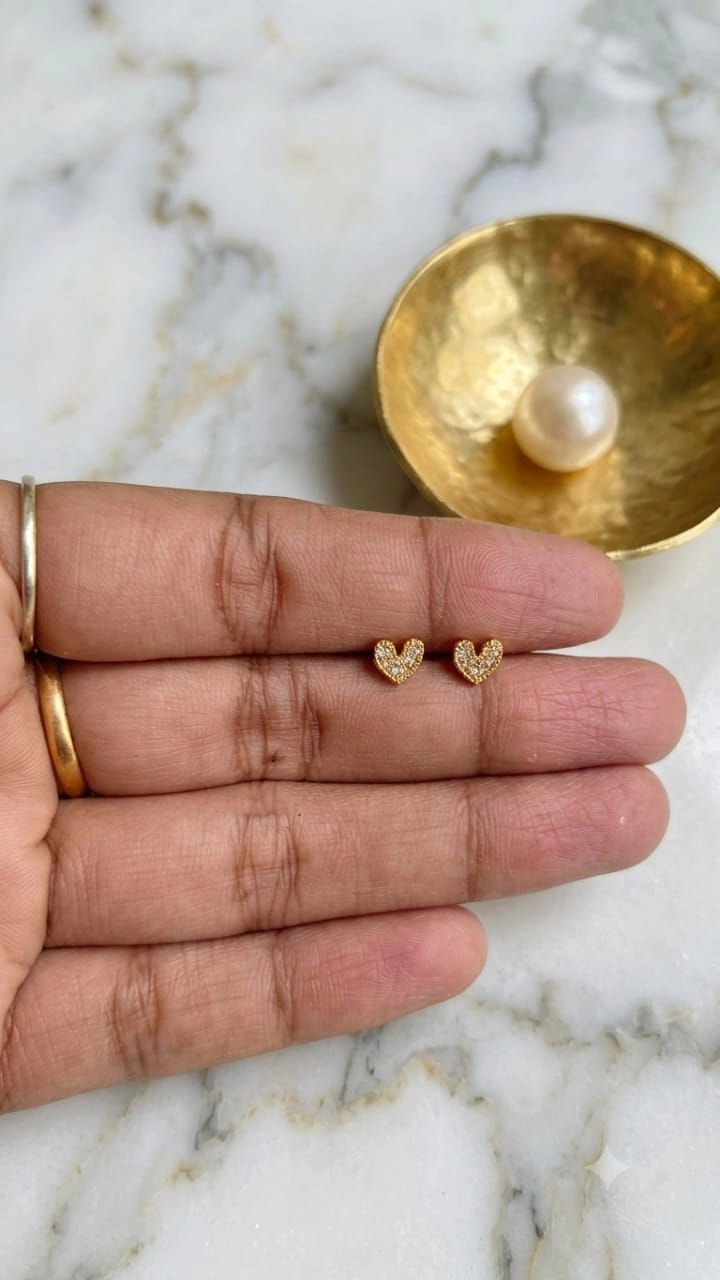 Small heart ball back earrings