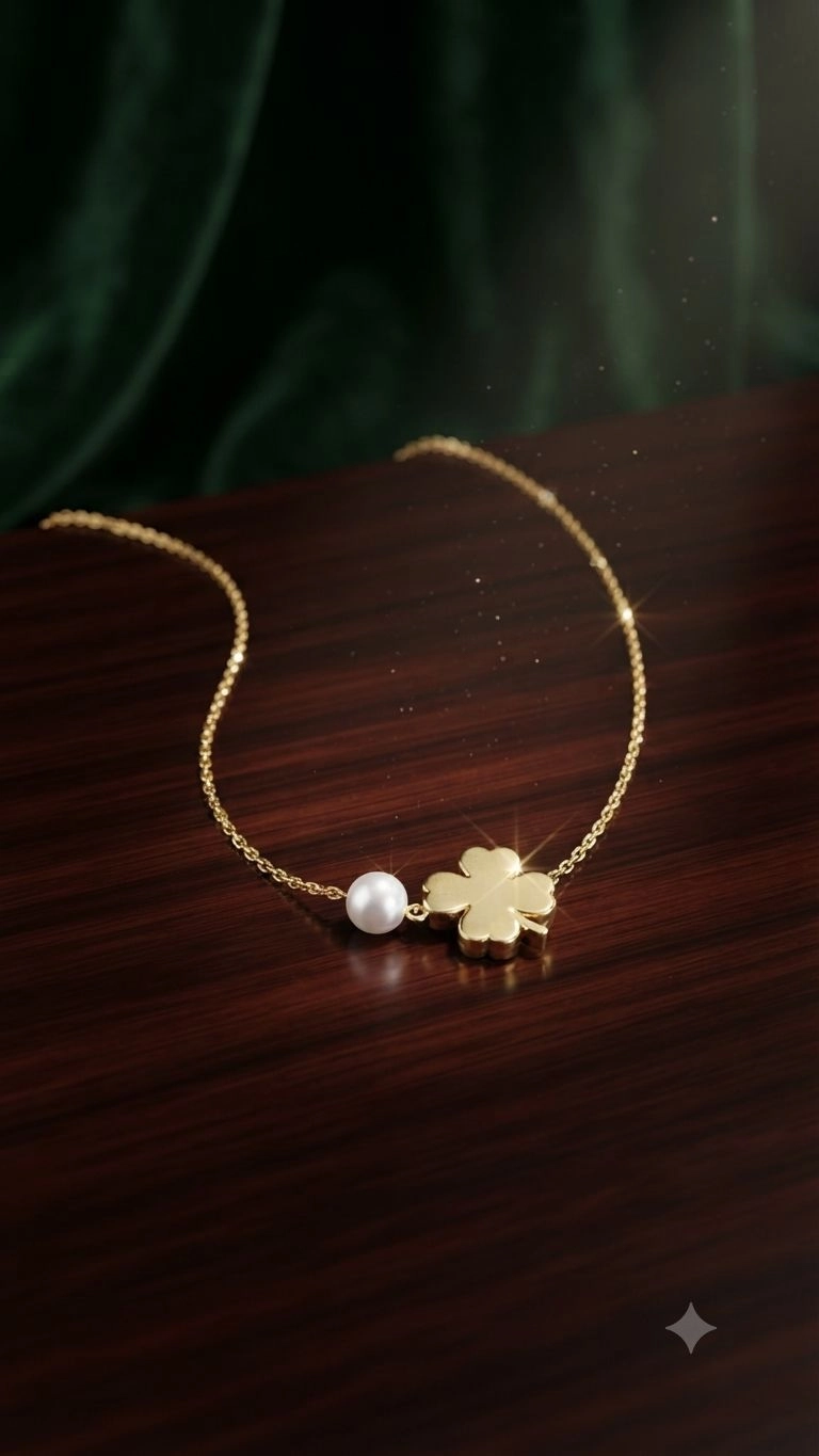 4 petal flower and pearl necklace