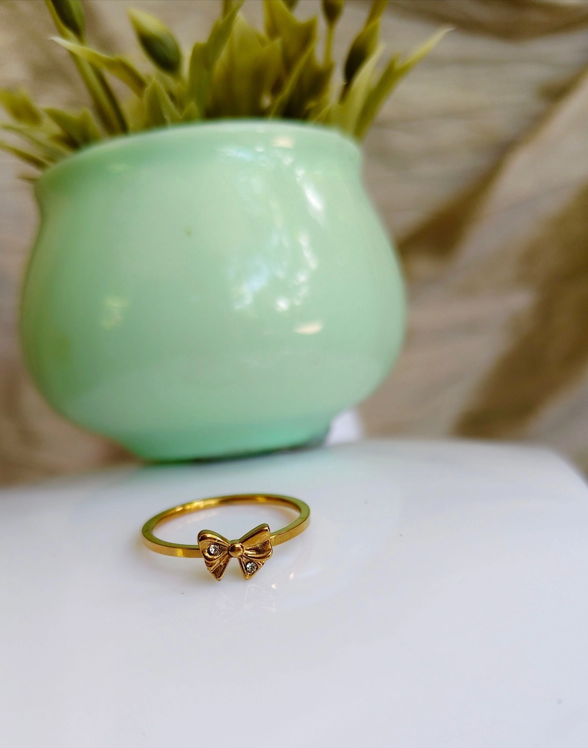 Bow with stone ring 1