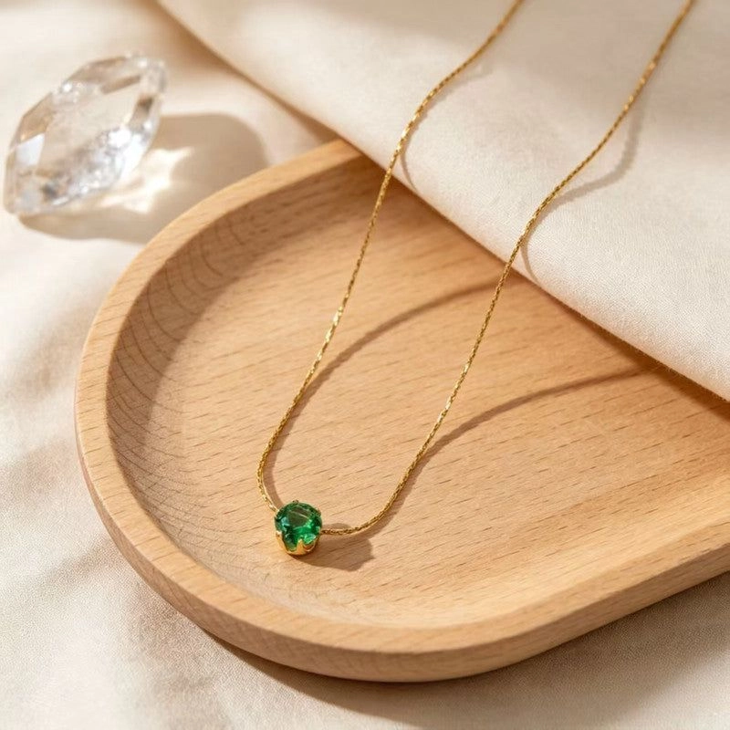 Green stone necklace 2