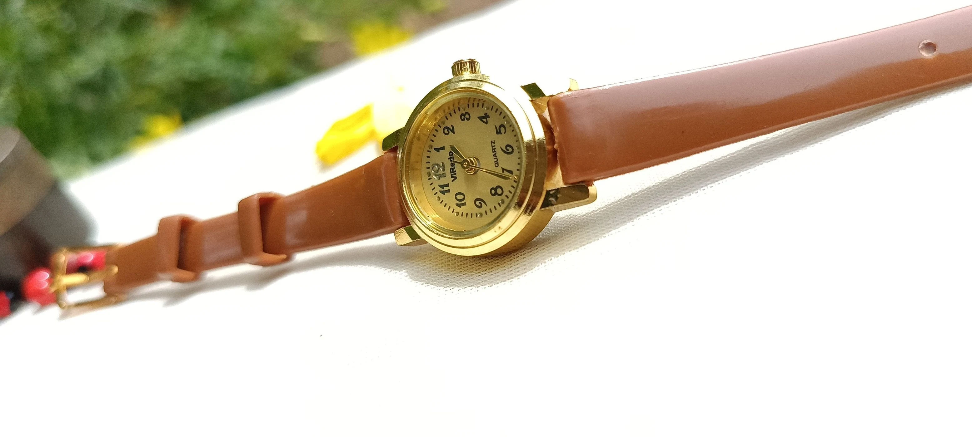 Women's Brown Strap Classic Round Dial Watch 3