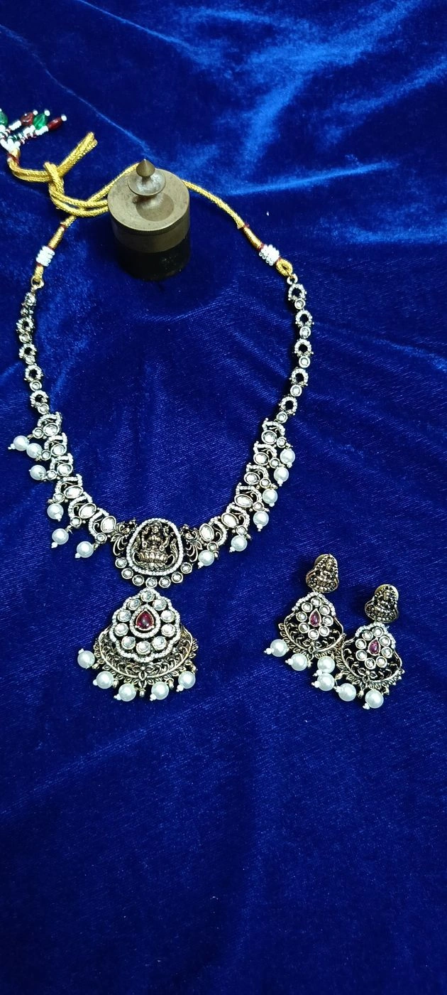 Antique Gold Plated Goddess Lakshmi Temple Necklace Set with Ruby Stone & Pearls 2