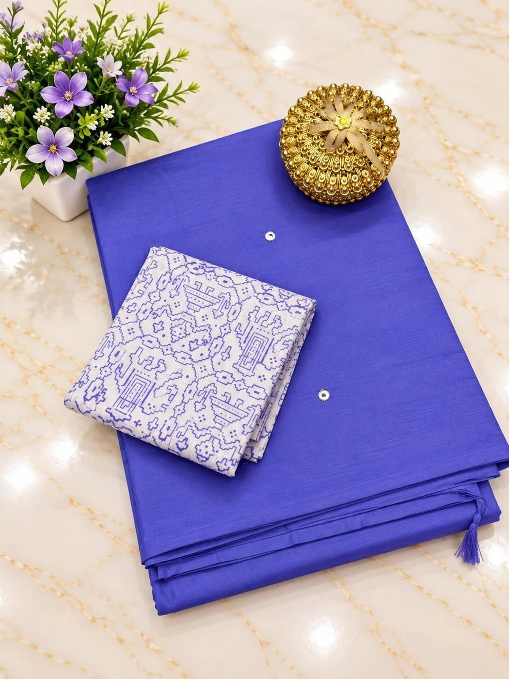 NEW LAUNCH😍

🧶 *southcottonmix plain saree with mirror  work  saree 1