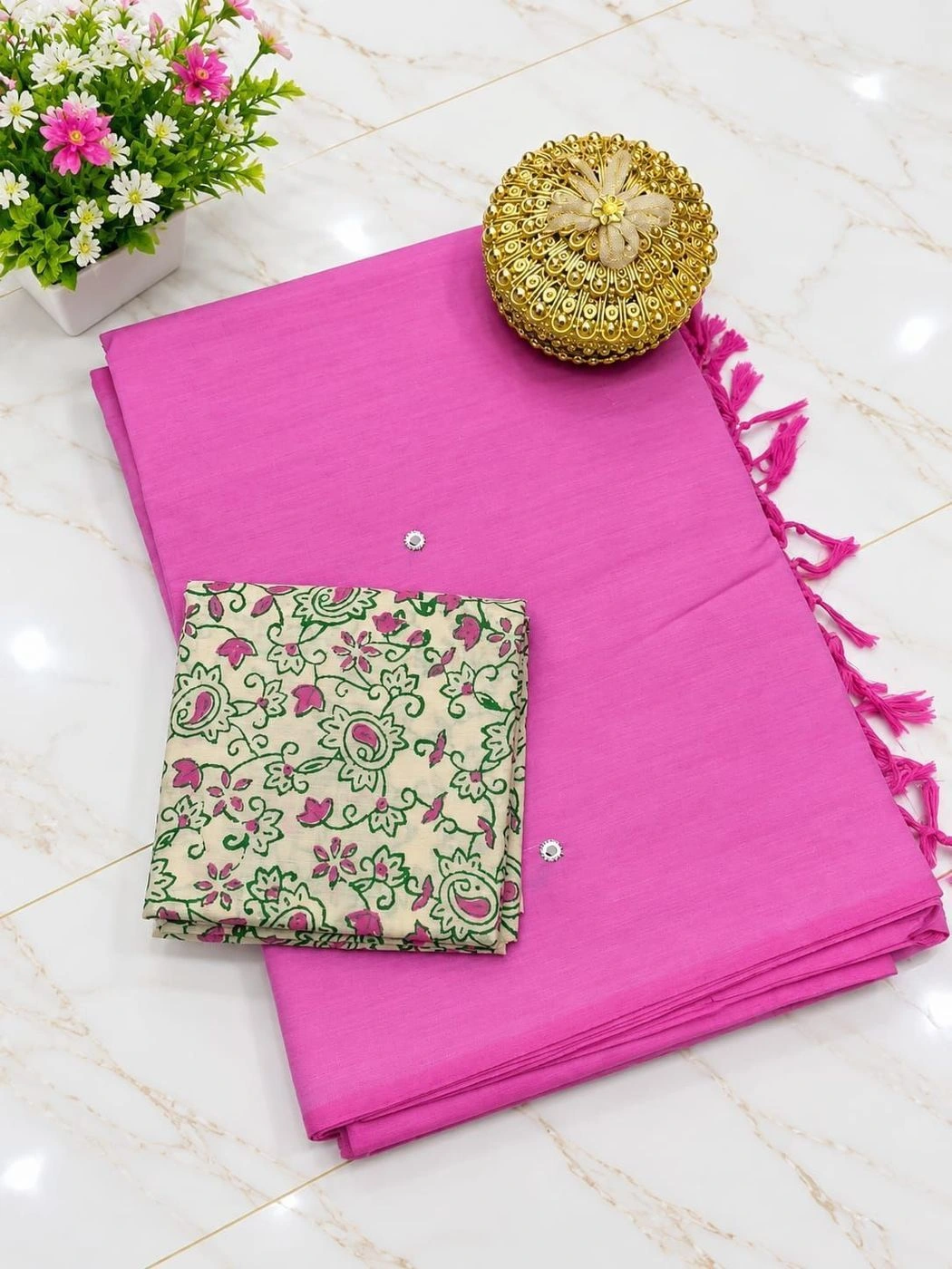 NEW LAUNCH😍

🧶 *southcottonmix plain saree with mirror  work  saree 2