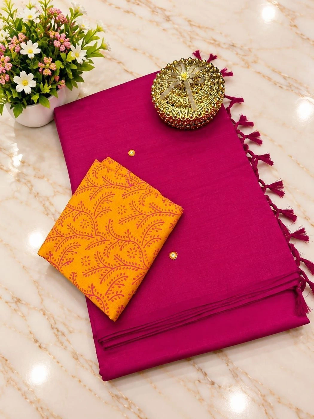 NEW LAUNCH😍

🧶 *southcottonmix plain saree with mirror  work  saree 4