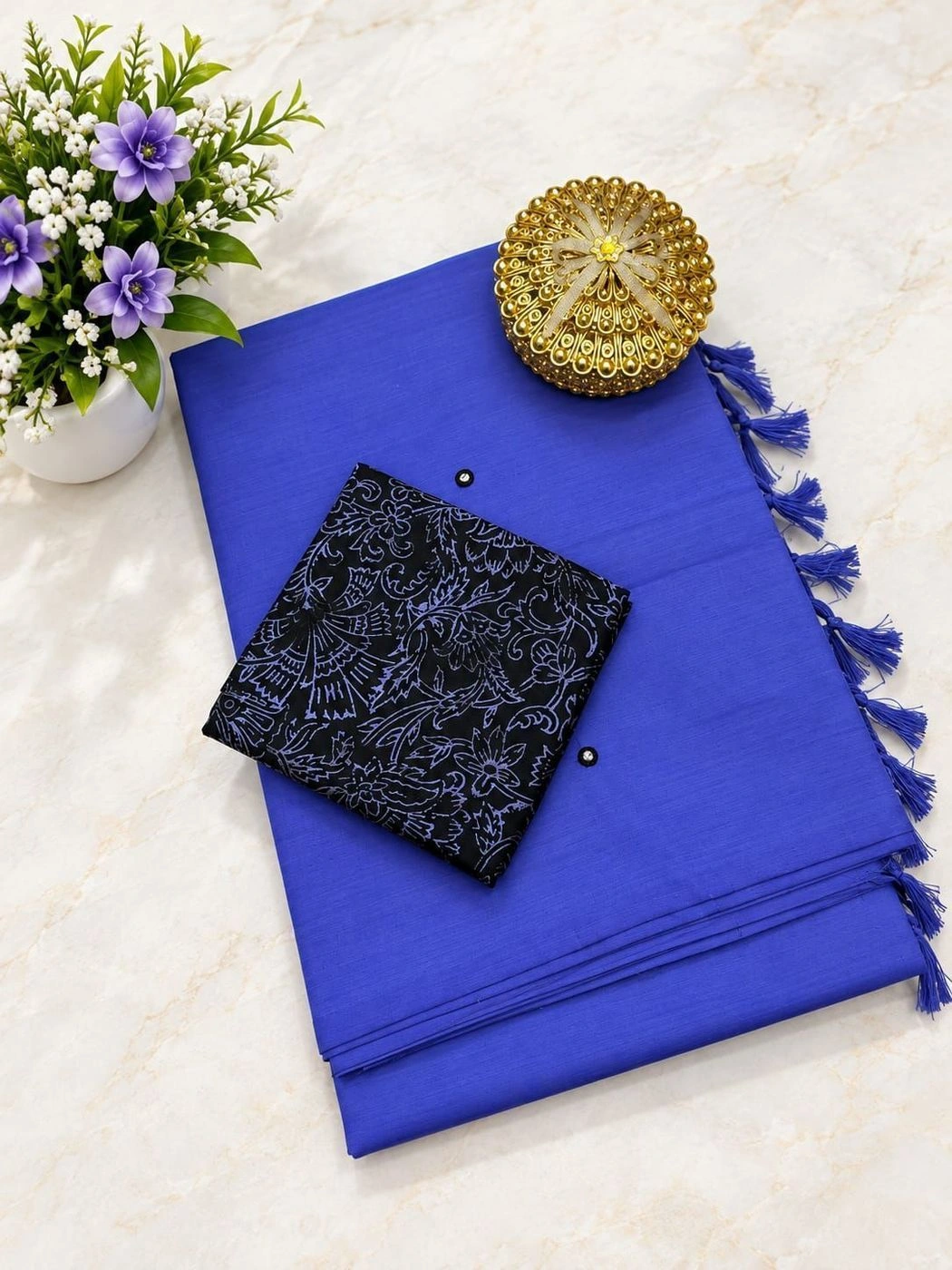 NEW LAUNCH😍

🧶 *southcottonmix plain saree with mirror  work  saree 9