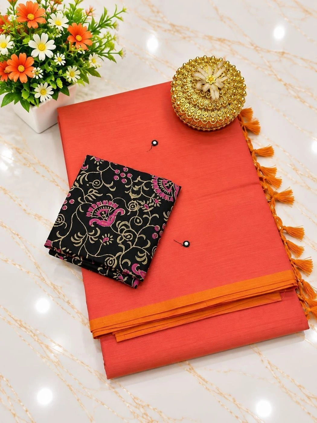 NEW LAUNCH😍

🧶 *southcottonmix plain saree with mirror  work  saree 17